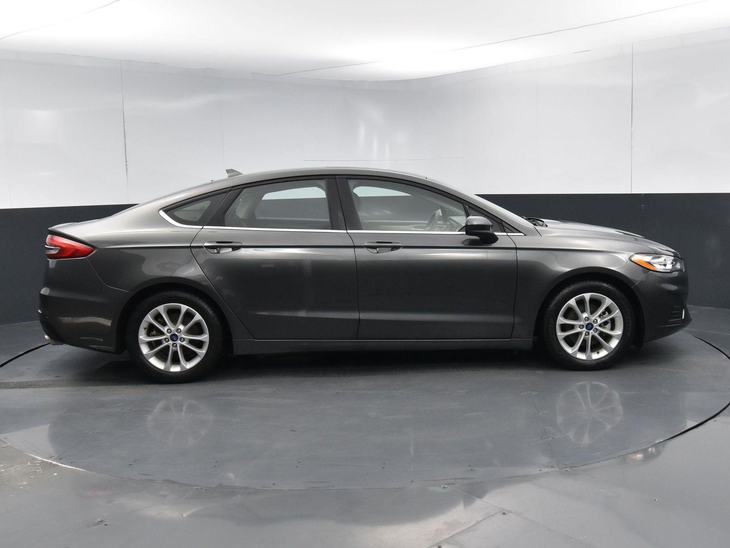 Used 2019 Ford Fusion SE Sedan for sale in Grand Island NE