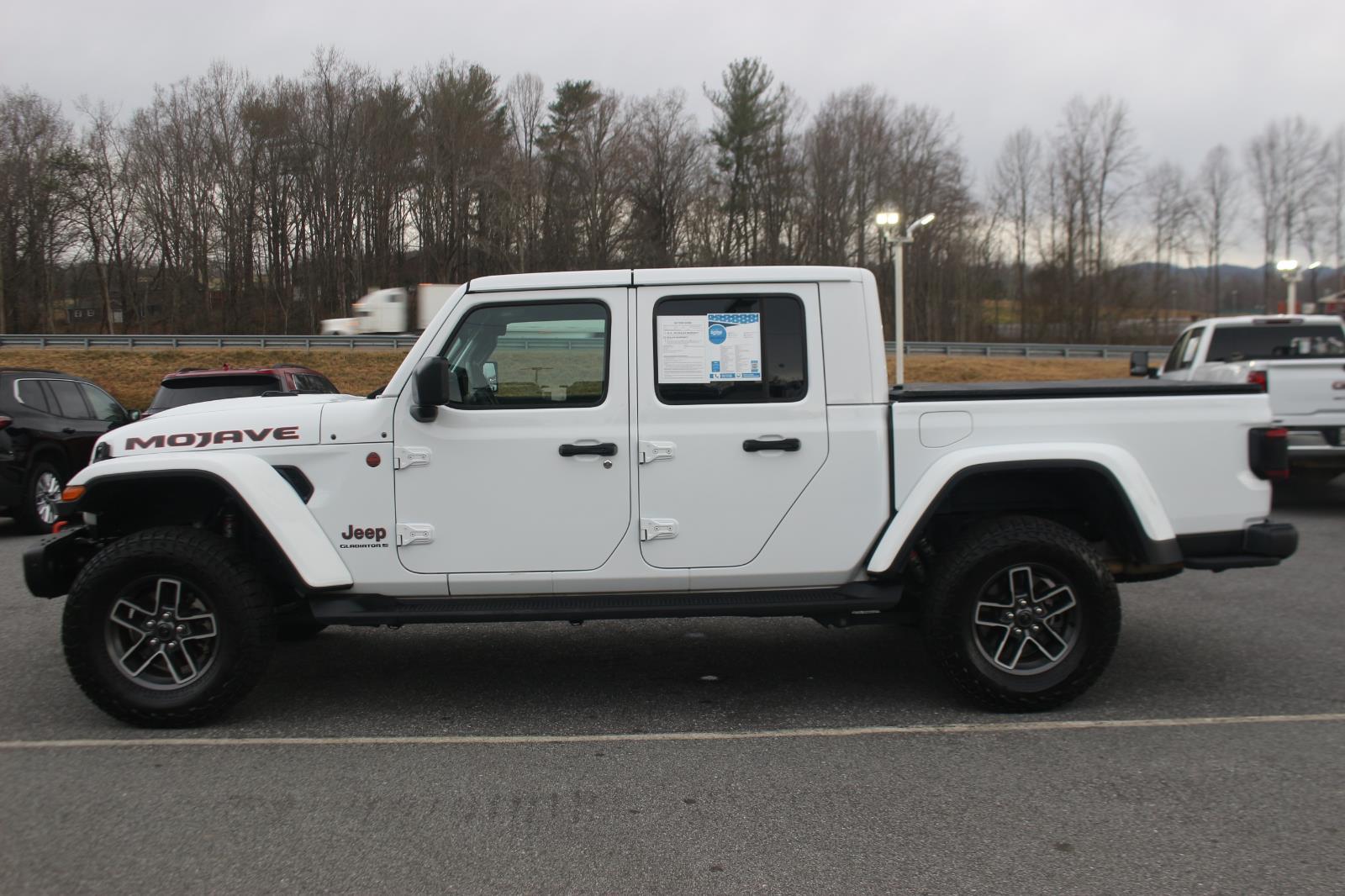 View vehicle photo 4