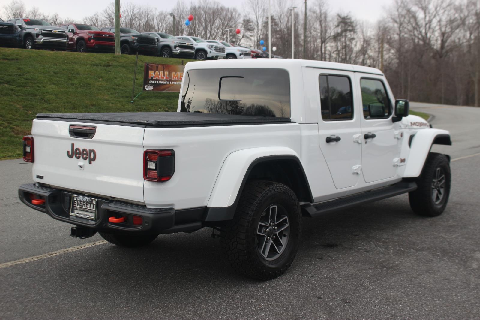 View vehicle photo 7