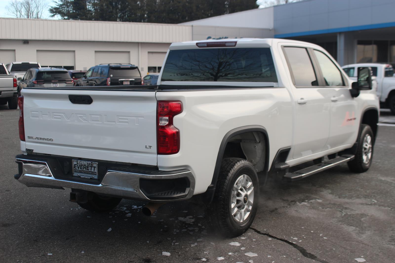 View vehicle photo 7