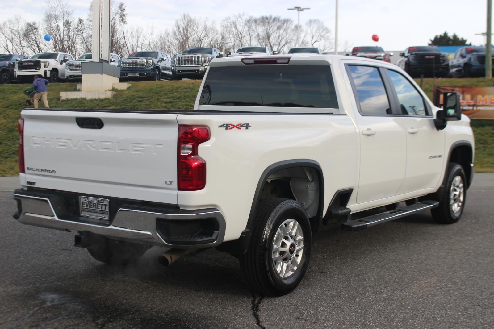 View vehicle photo 7