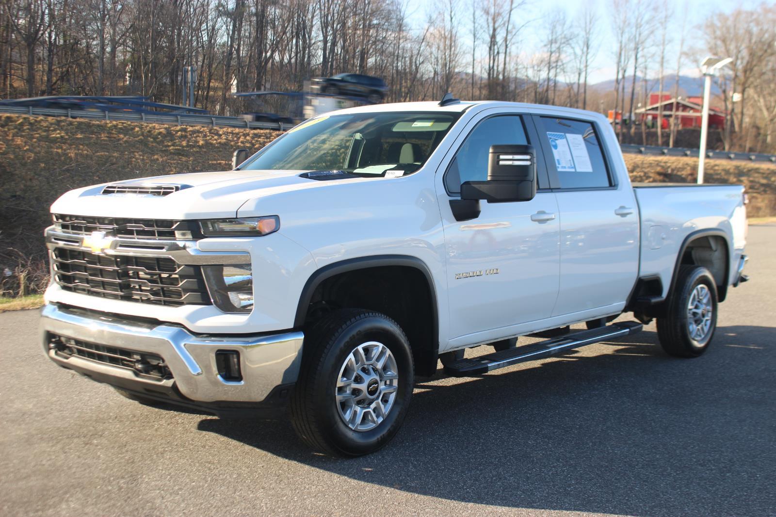 View vehicle photo 3