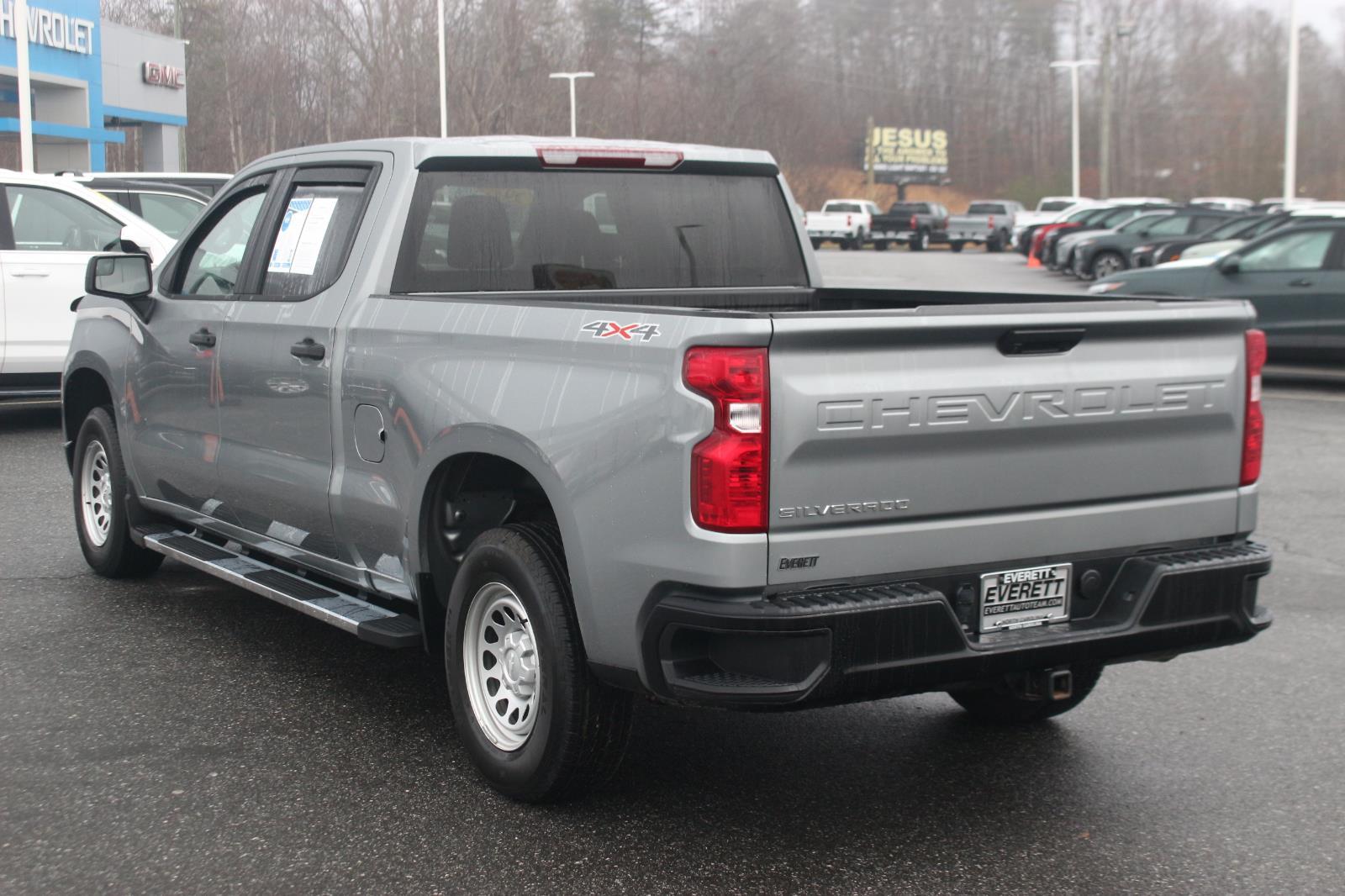 View vehicle photo 4