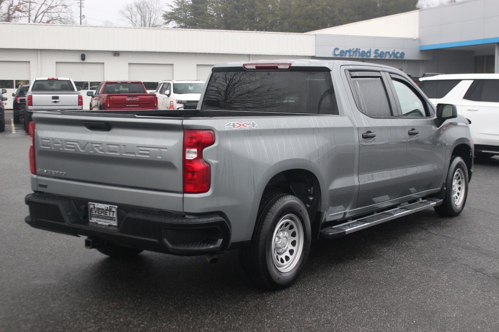 View vehicle photo 6