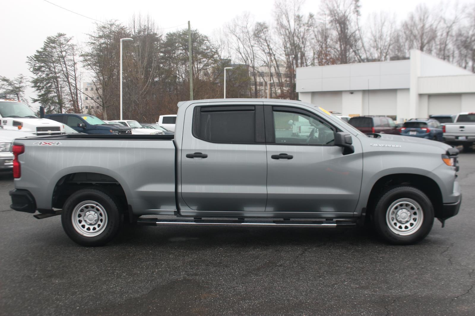 View vehicle photo 7