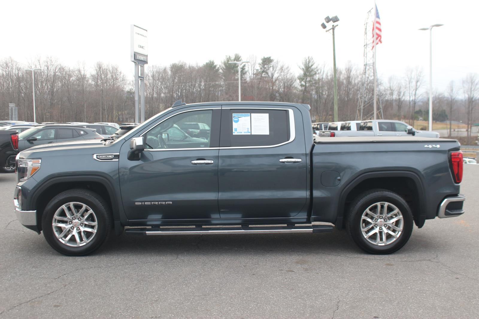 View vehicle photo 4