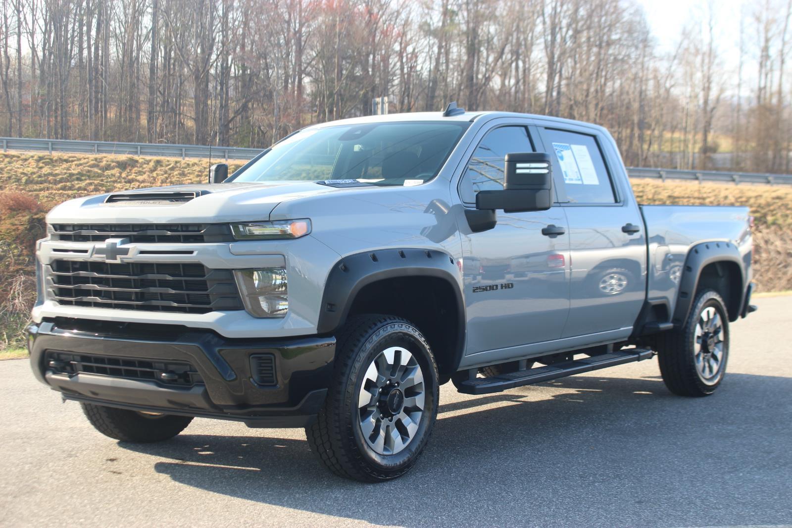 View vehicle photo 3