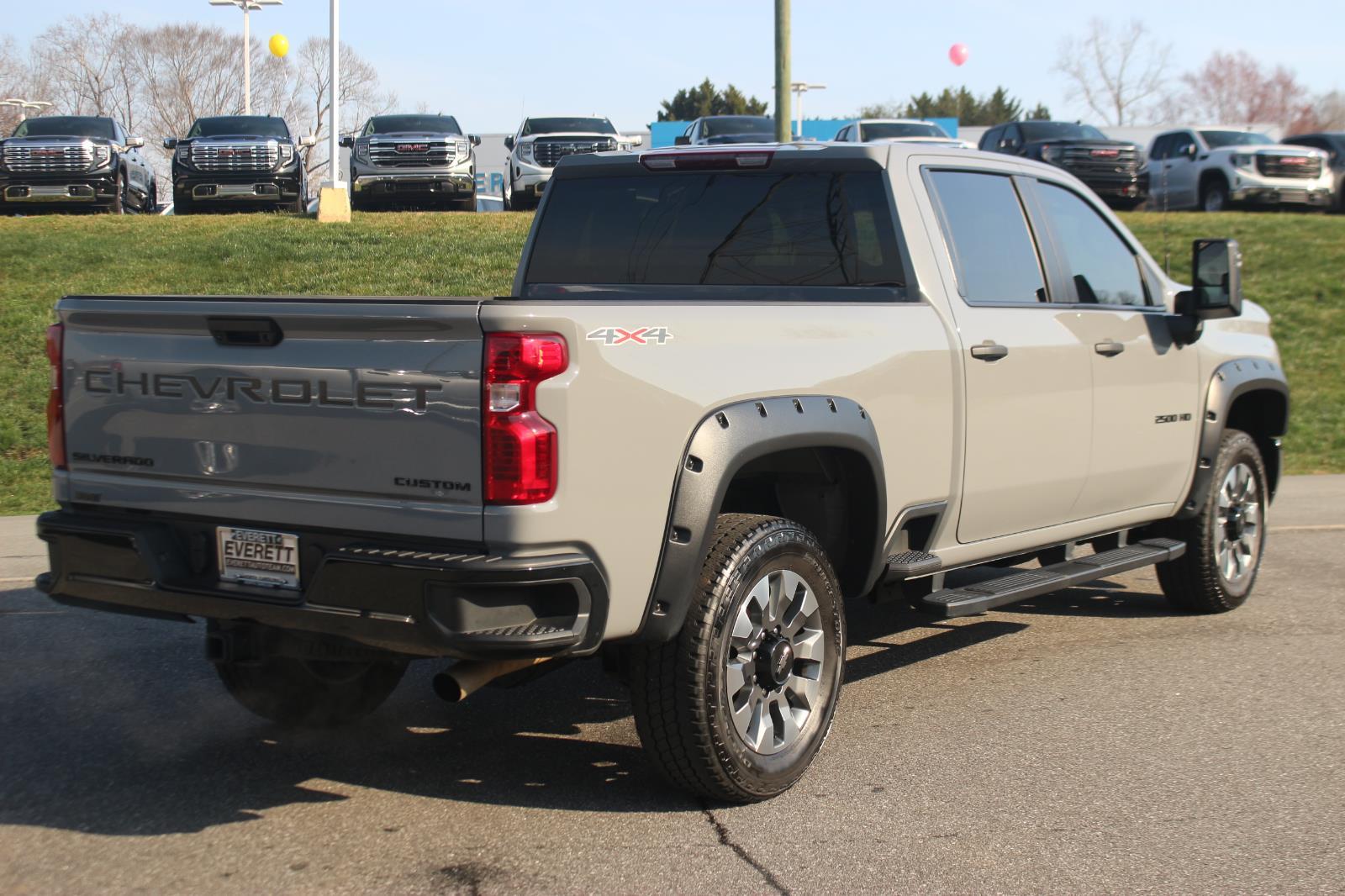 View vehicle photo 7