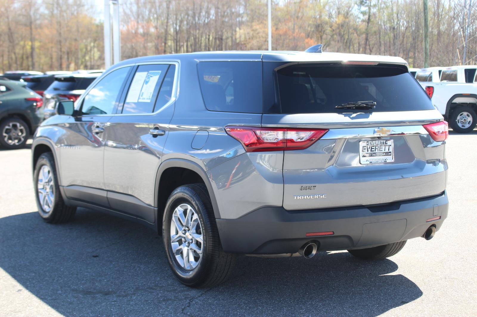 View vehicle photo 5