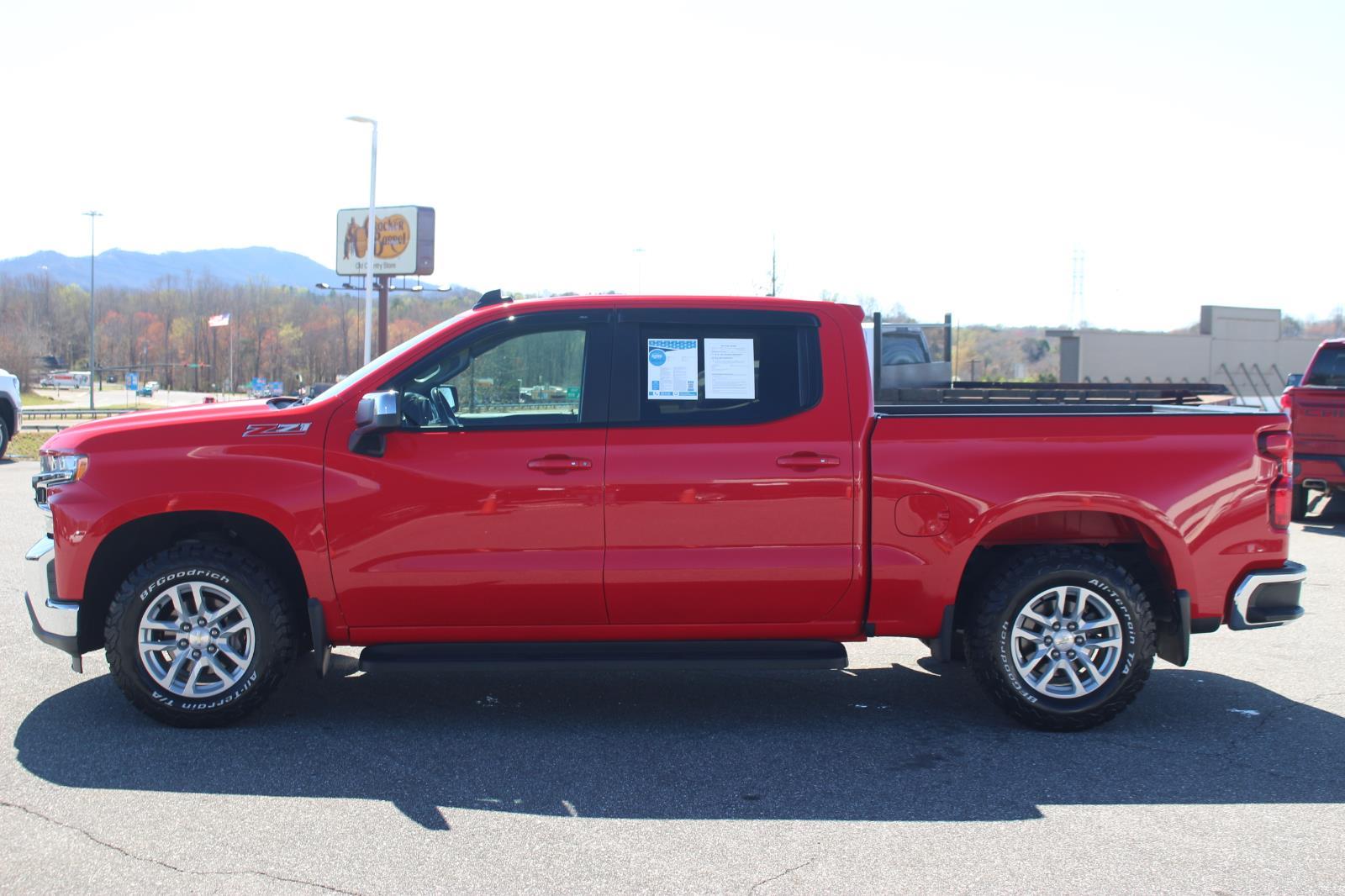 View vehicle photo 4