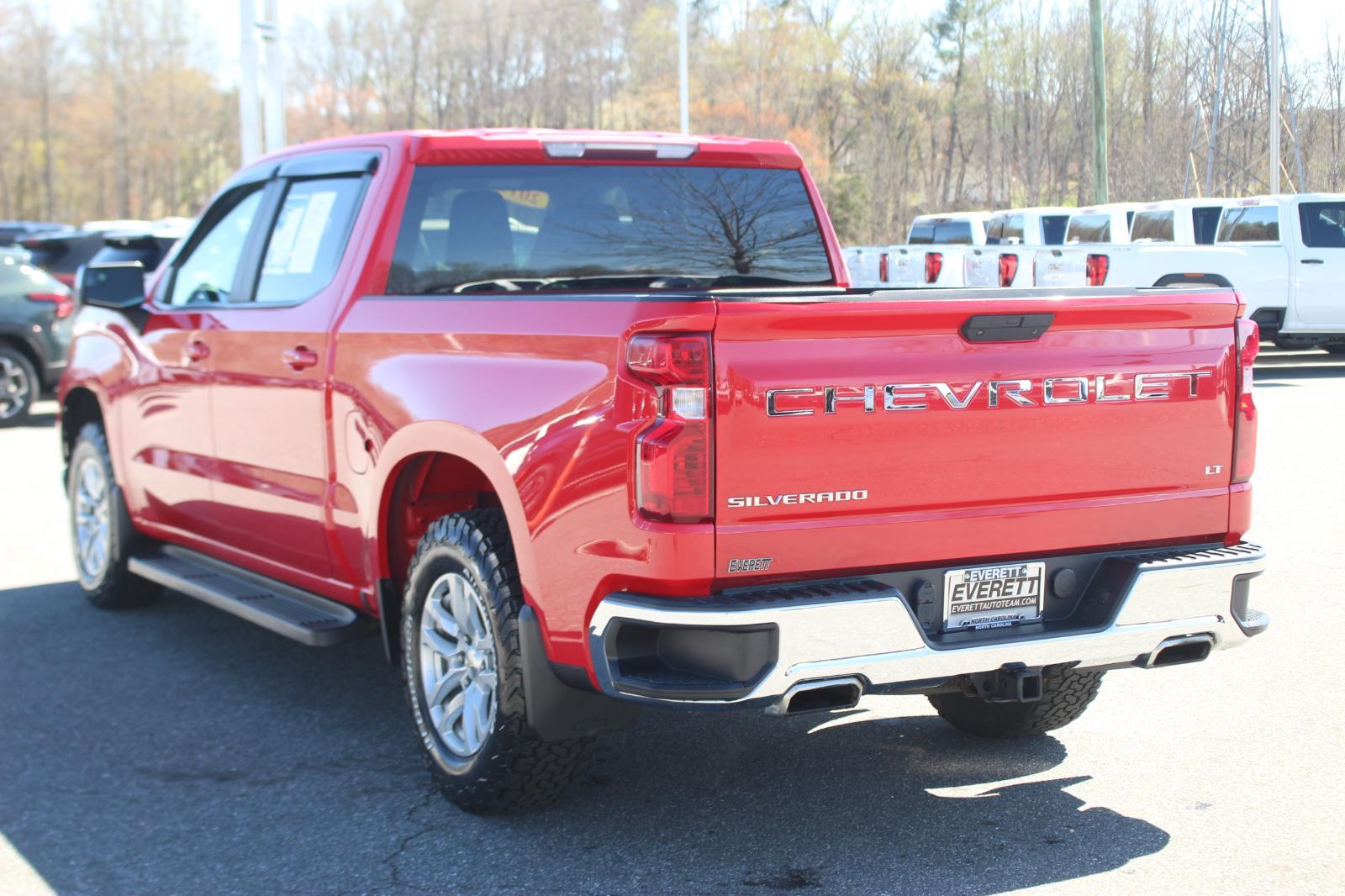 View vehicle photo 5