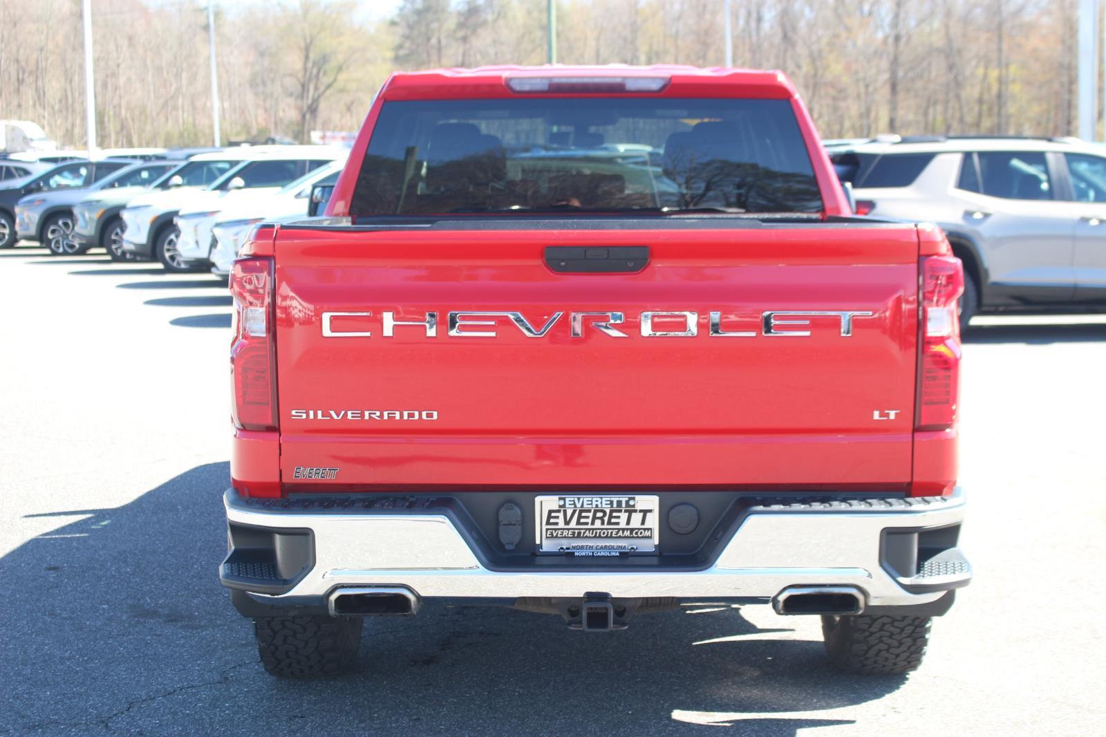 View vehicle photo 6