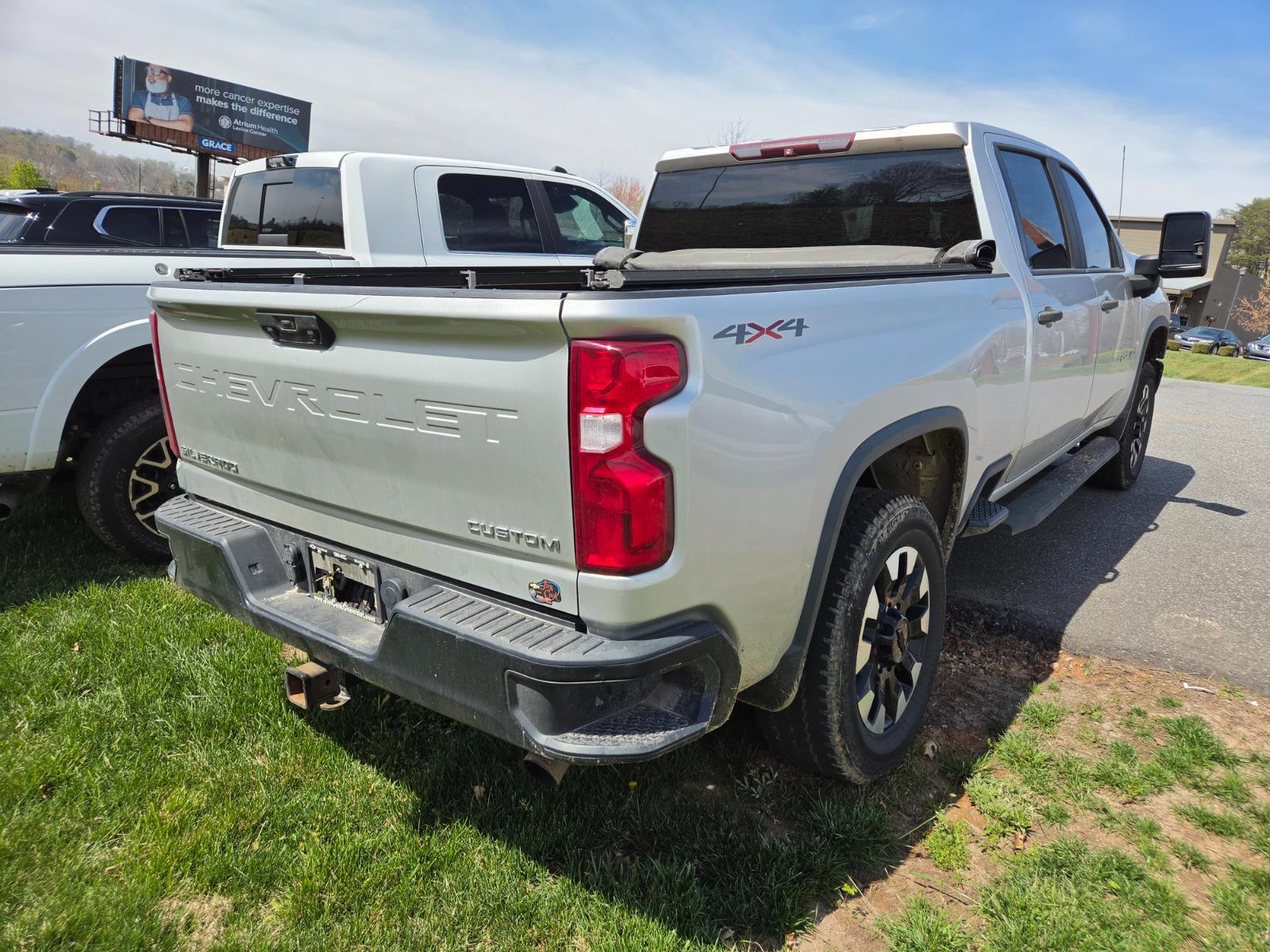 View vehicle photo 6