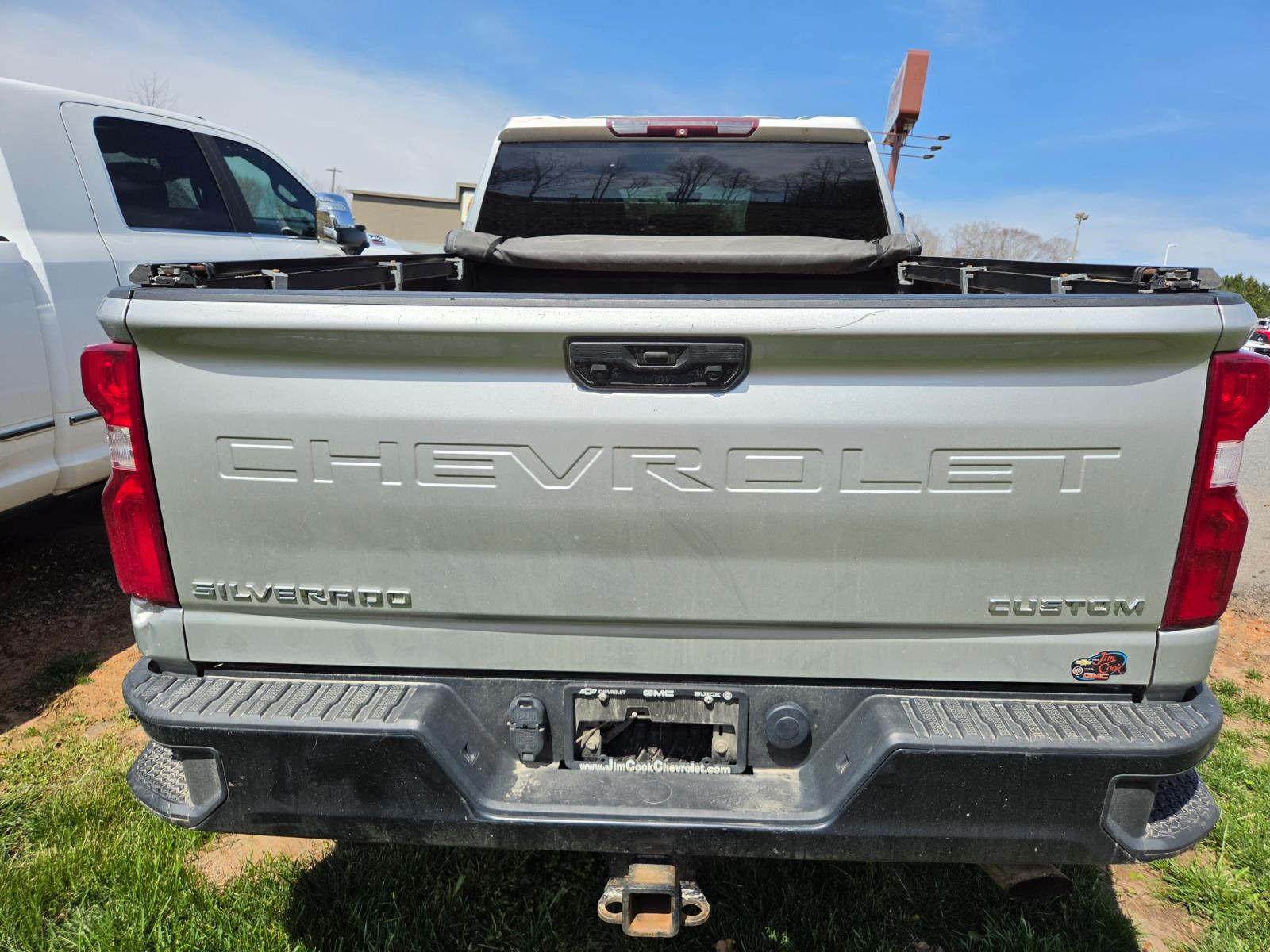 View vehicle photo 7