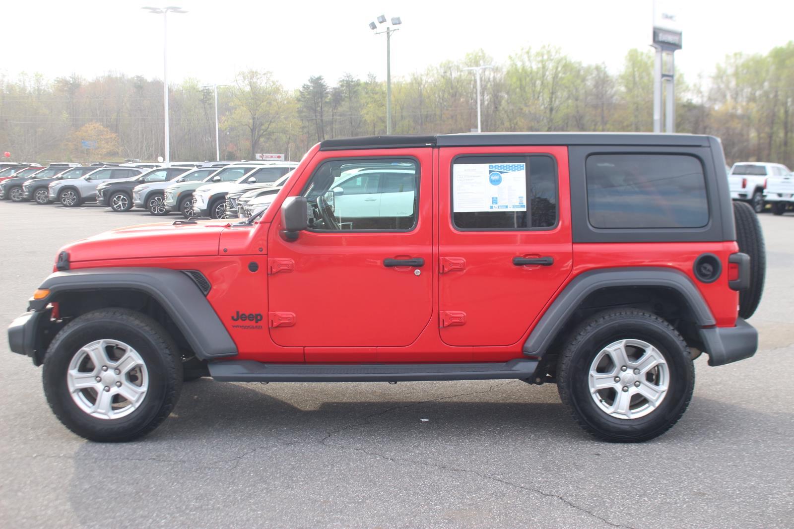 View vehicle photo 4