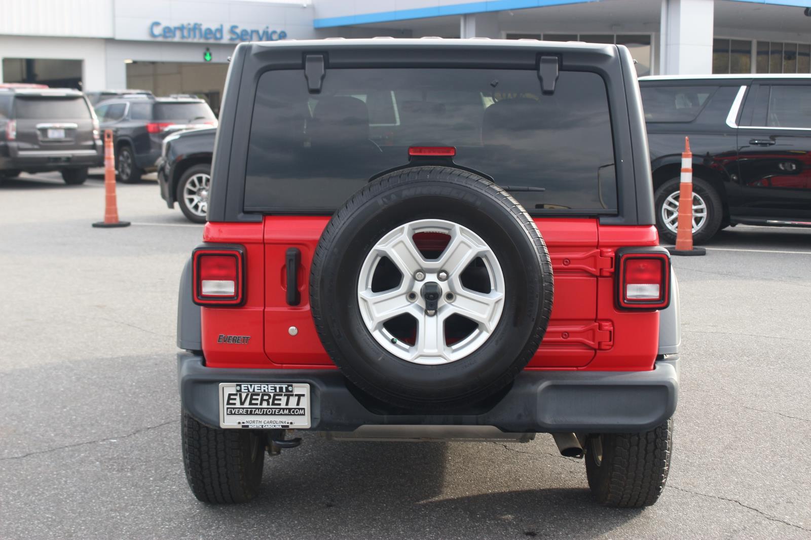 View vehicle photo 6