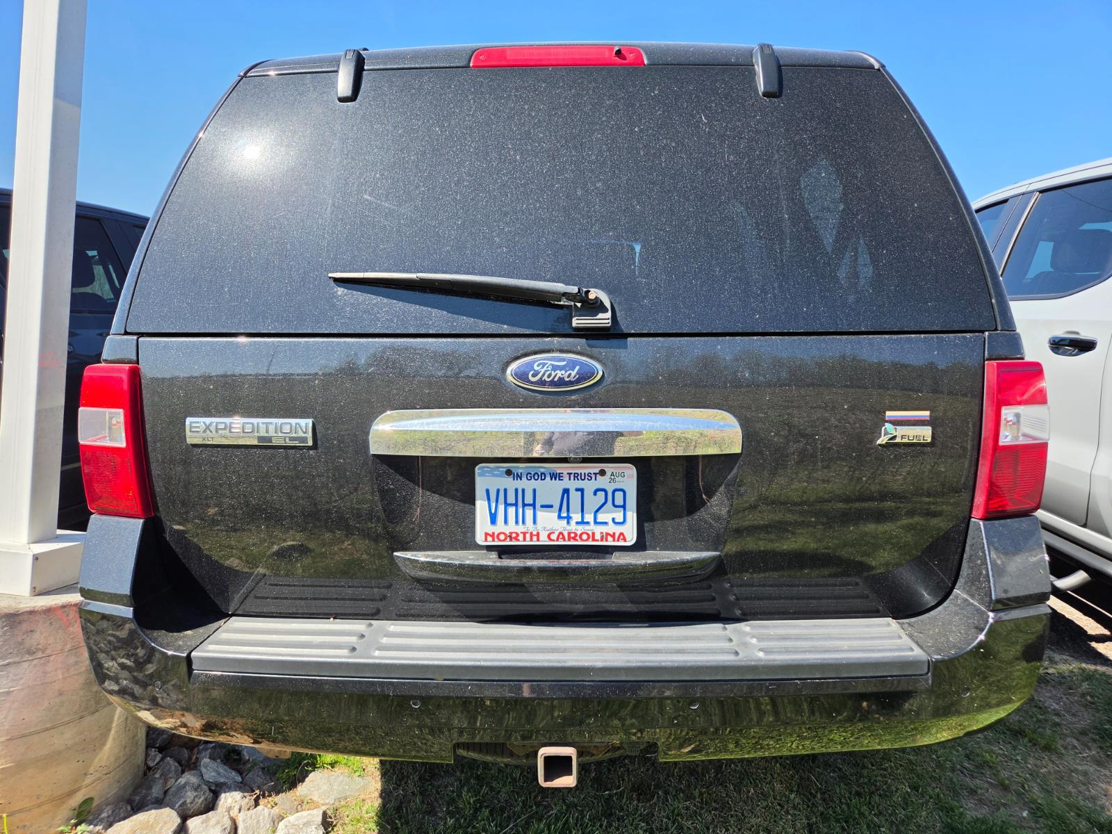 View vehicle photo 7