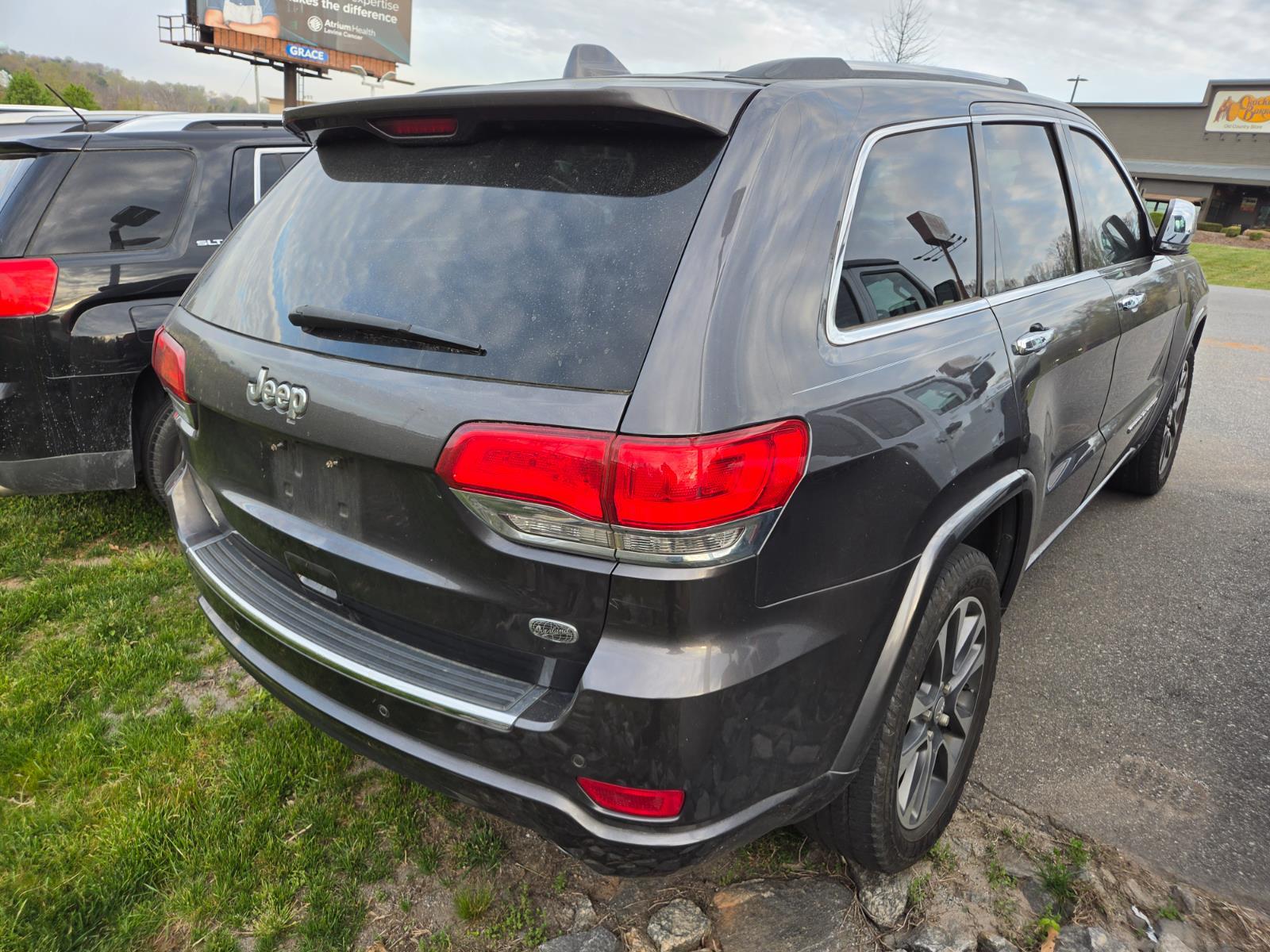 View vehicle photo 6