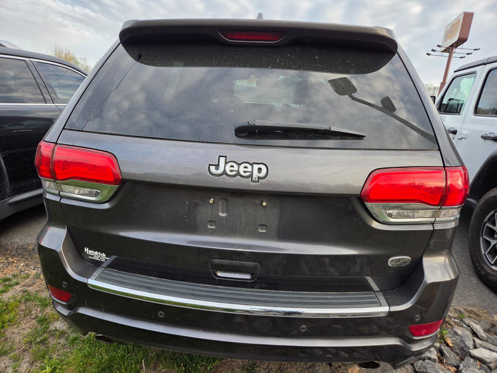 View vehicle photo 7