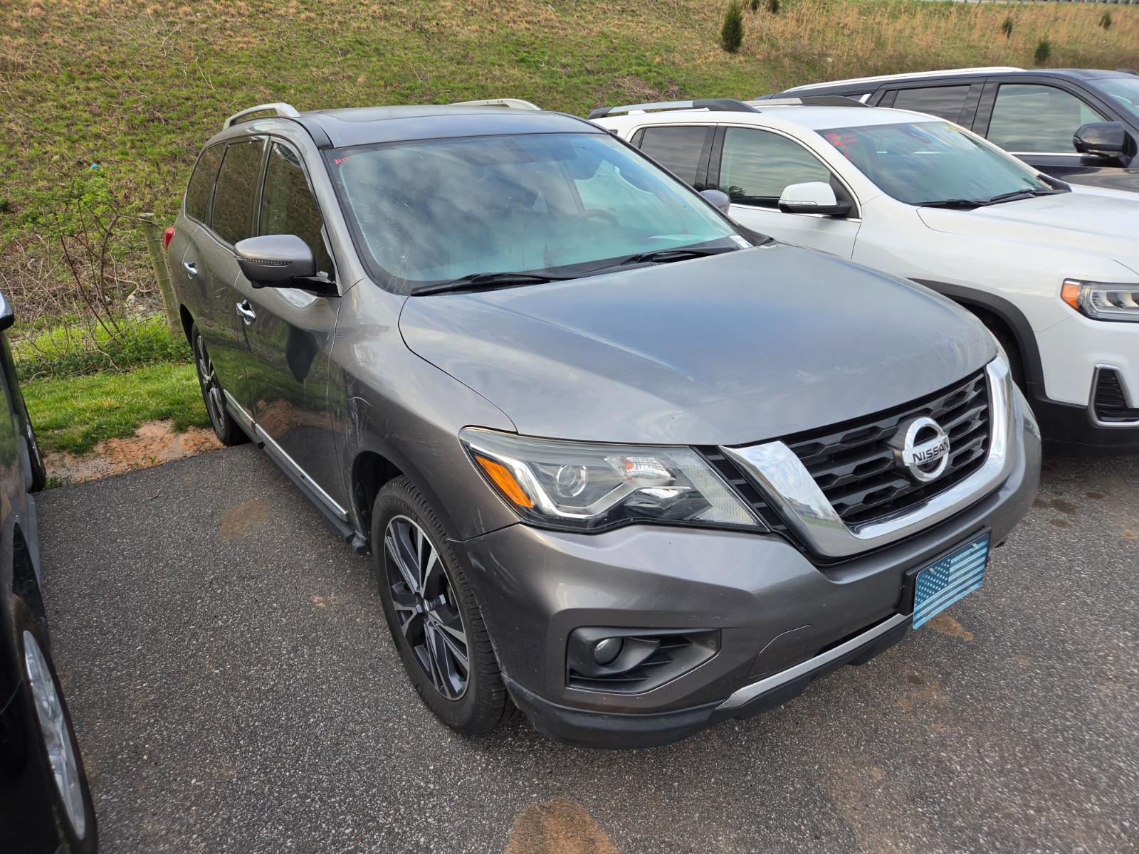 View vehicle photo 3