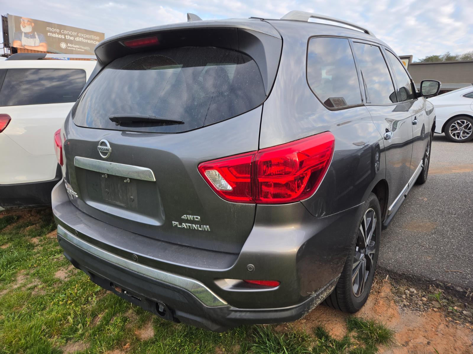 View vehicle photo 5