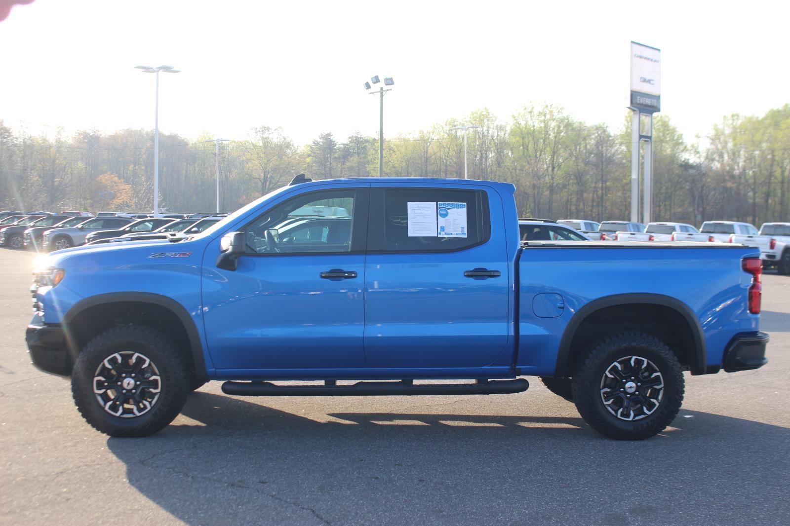 View vehicle photo 4