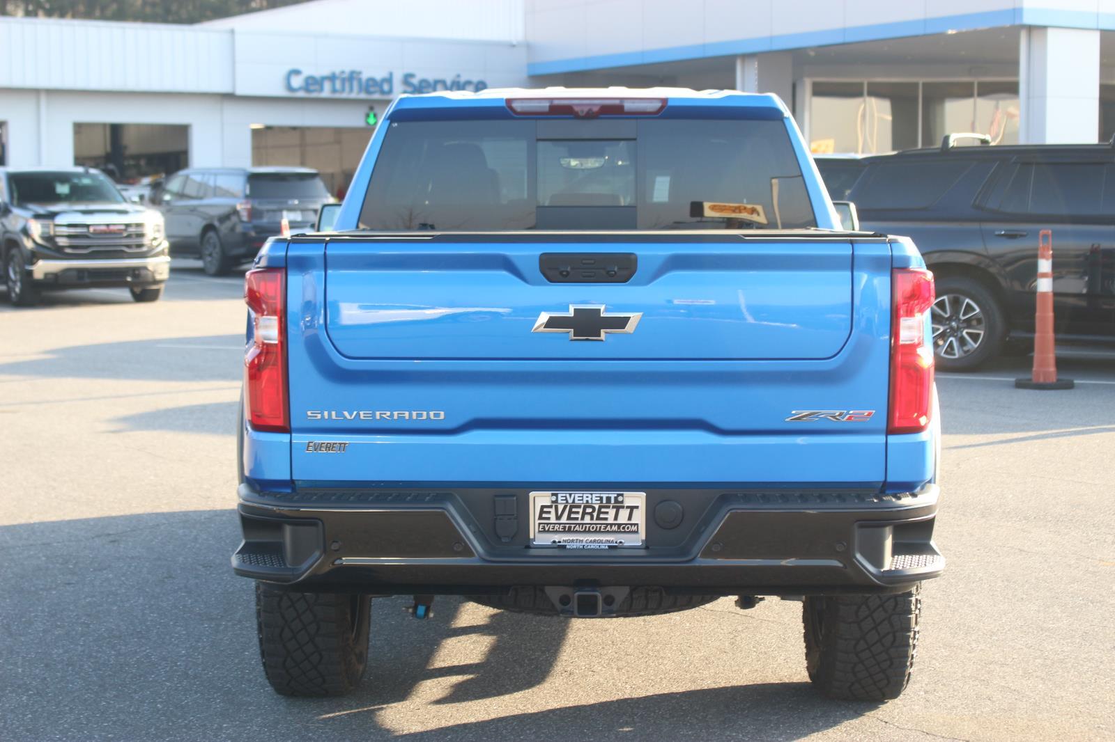 View vehicle photo 6