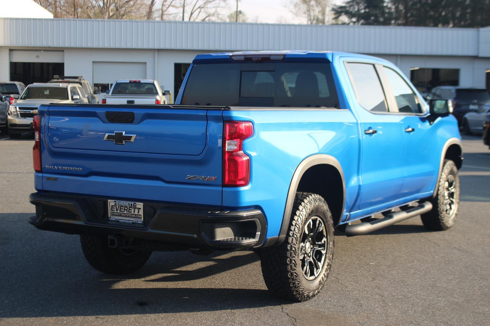 View vehicle photo 7