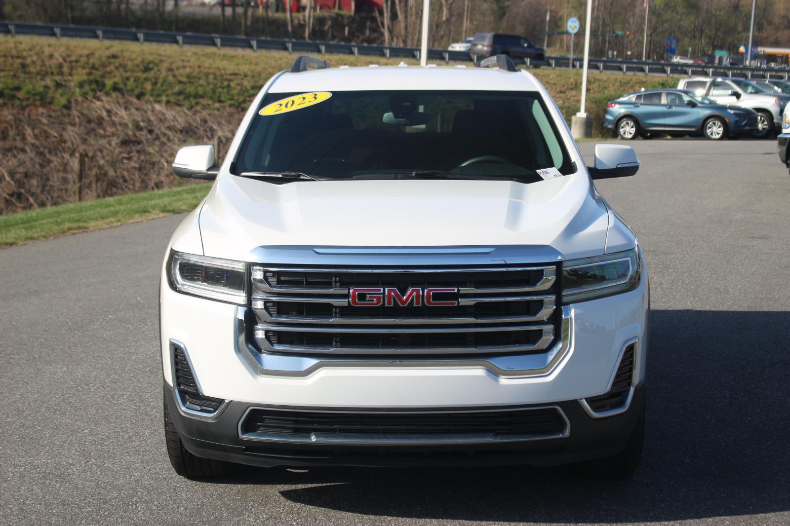 View vehicle photo 2