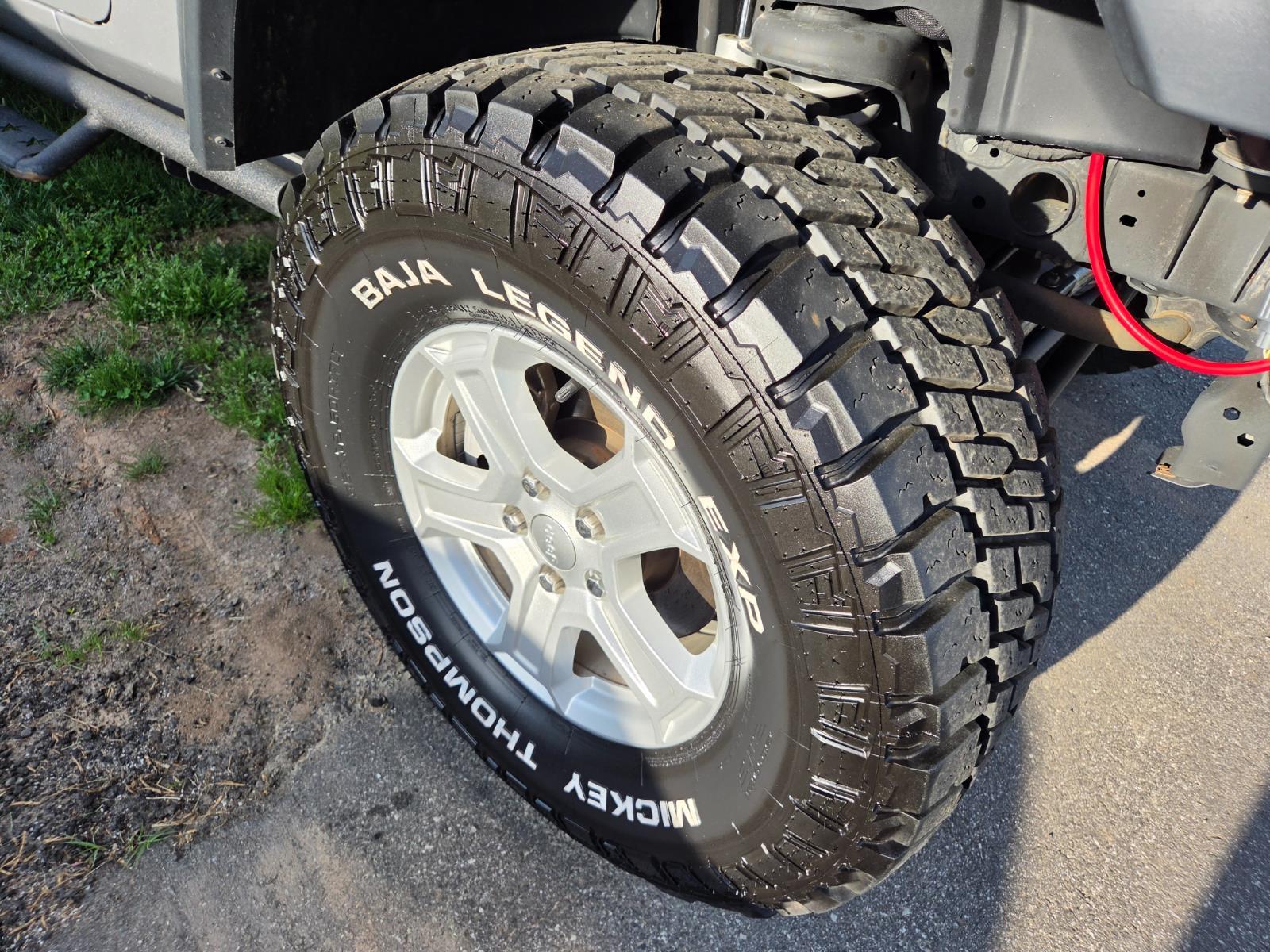 View vehicle photo 4