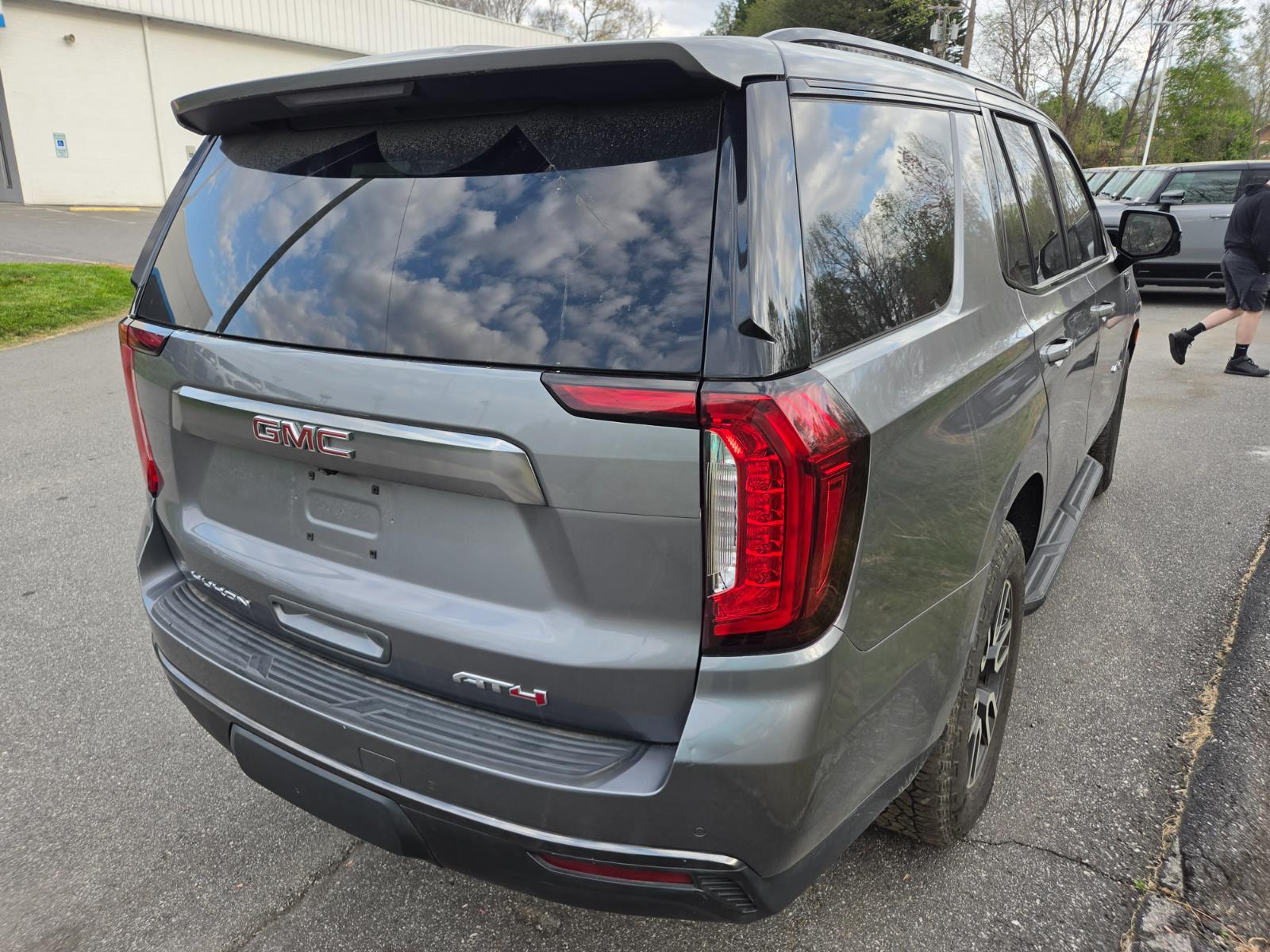 View vehicle photo 5