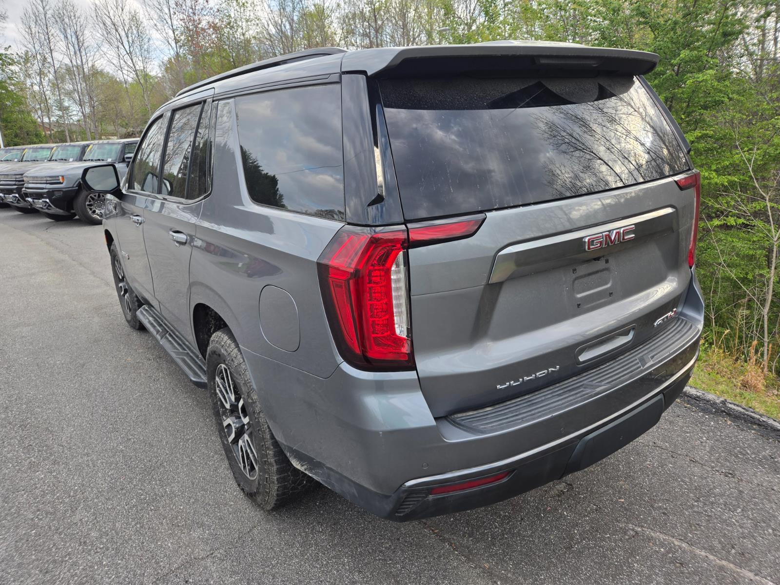 View vehicle photo 7