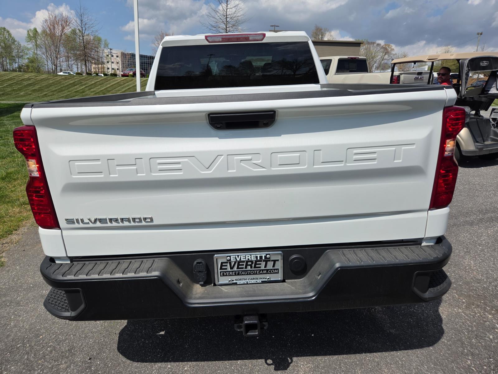 View vehicle photo 7