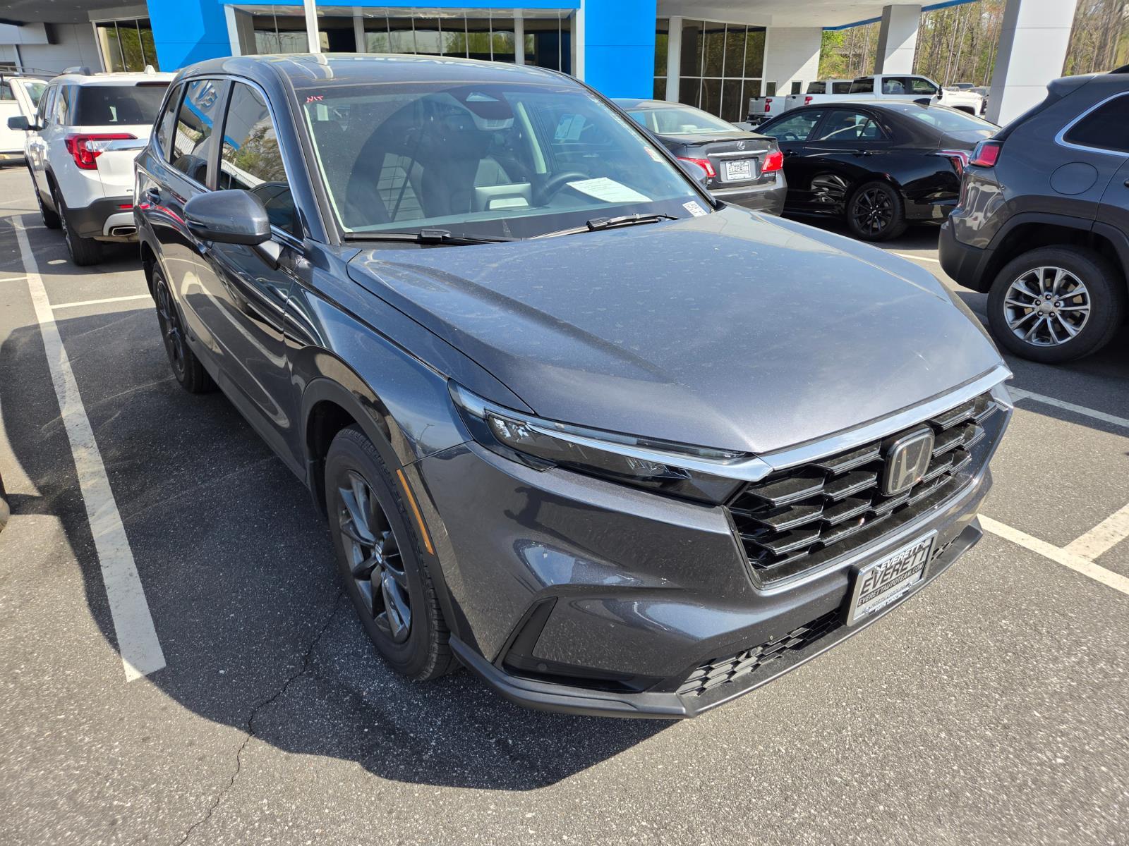 View vehicle photo 3