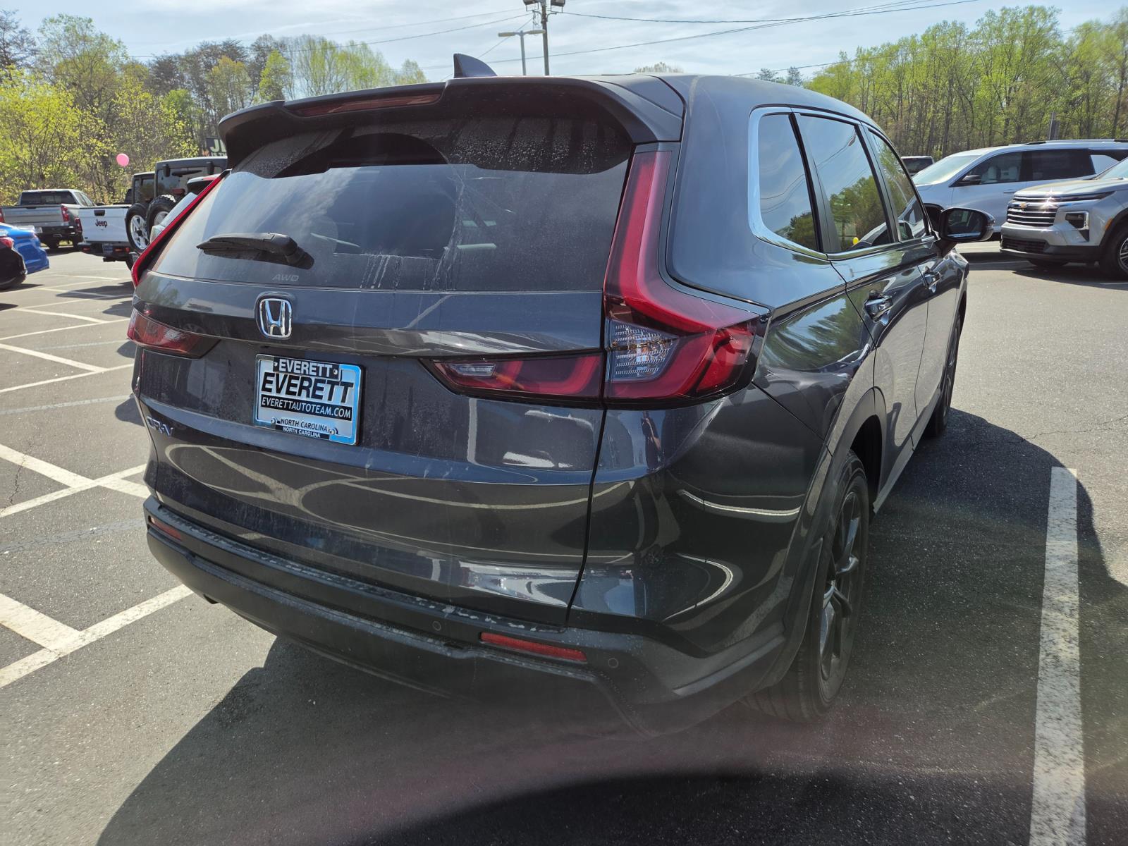 View vehicle photo 5