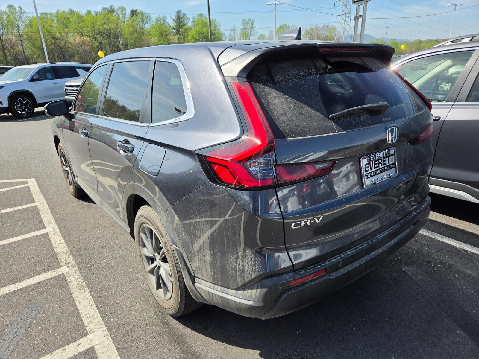 View vehicle photo 7