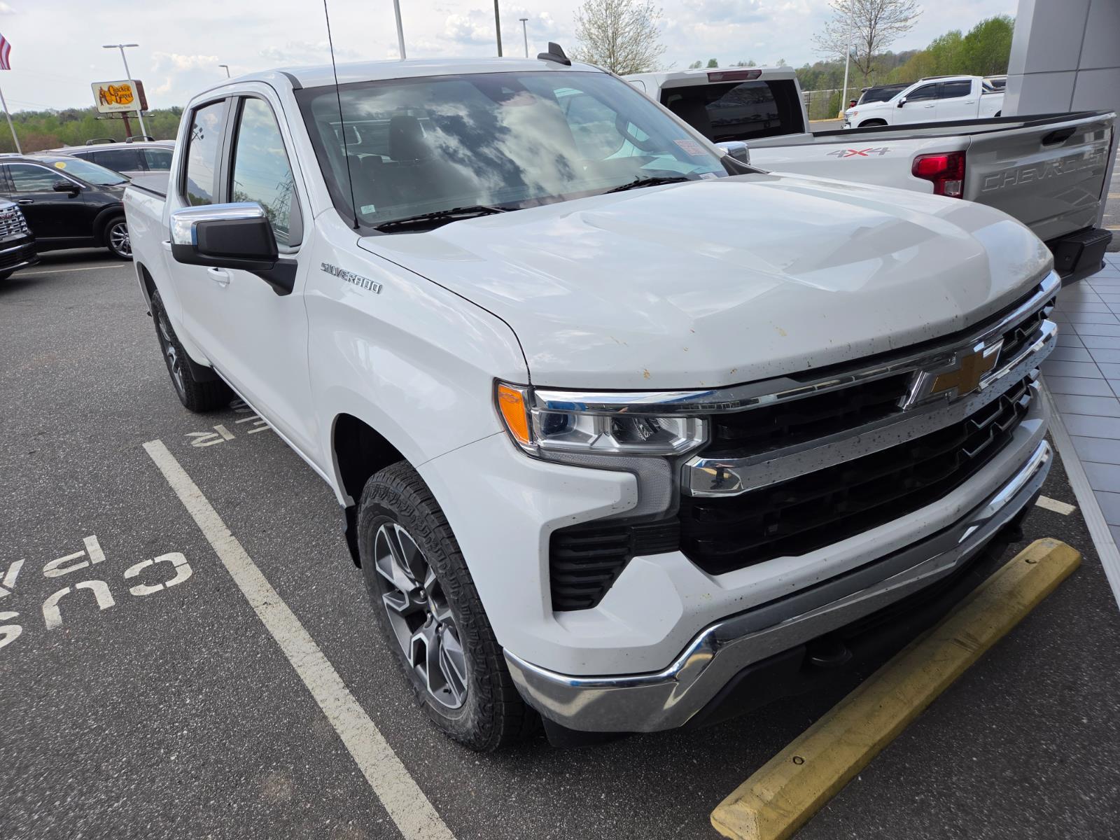 View vehicle photo 3