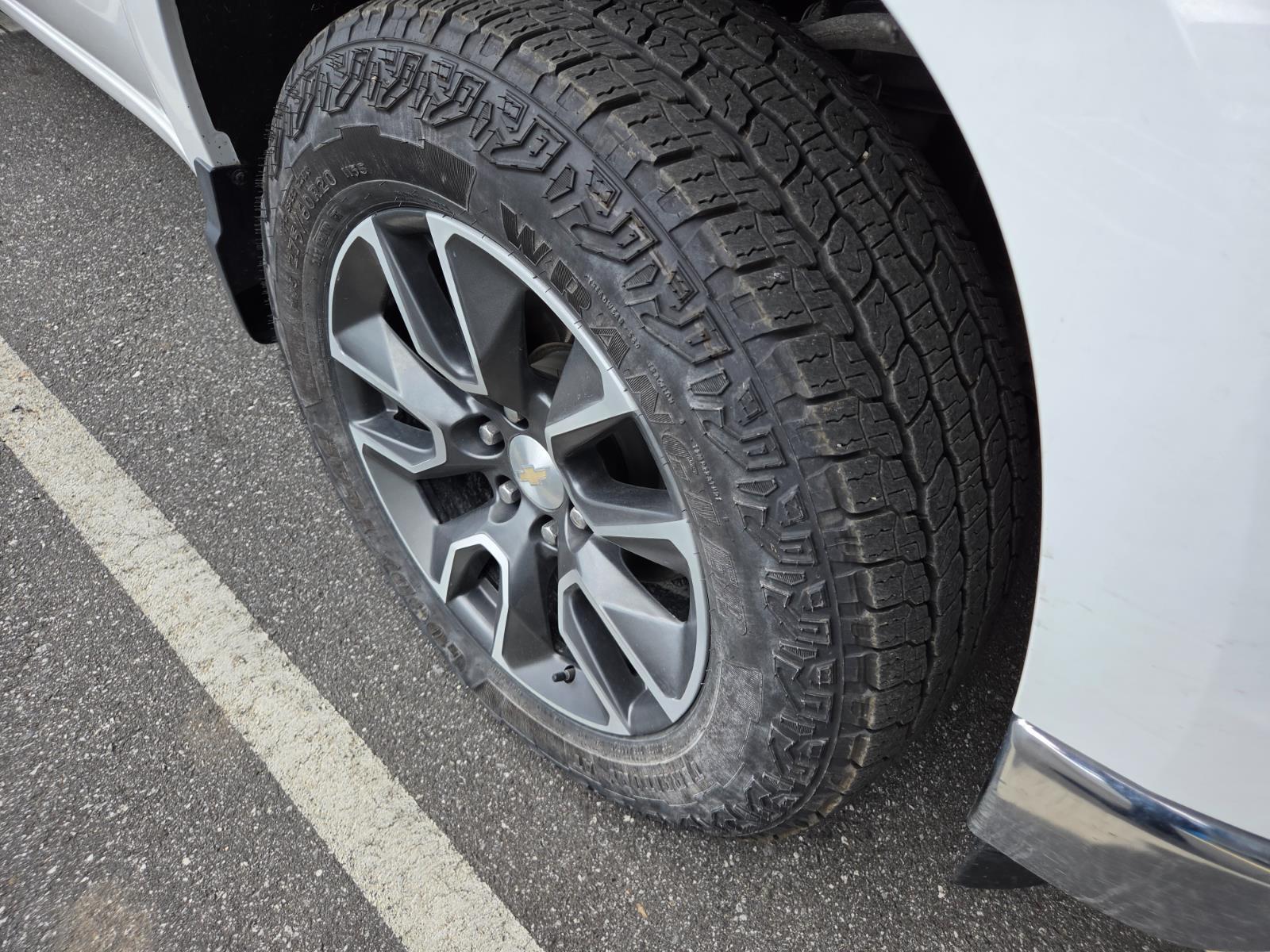 View vehicle photo 4