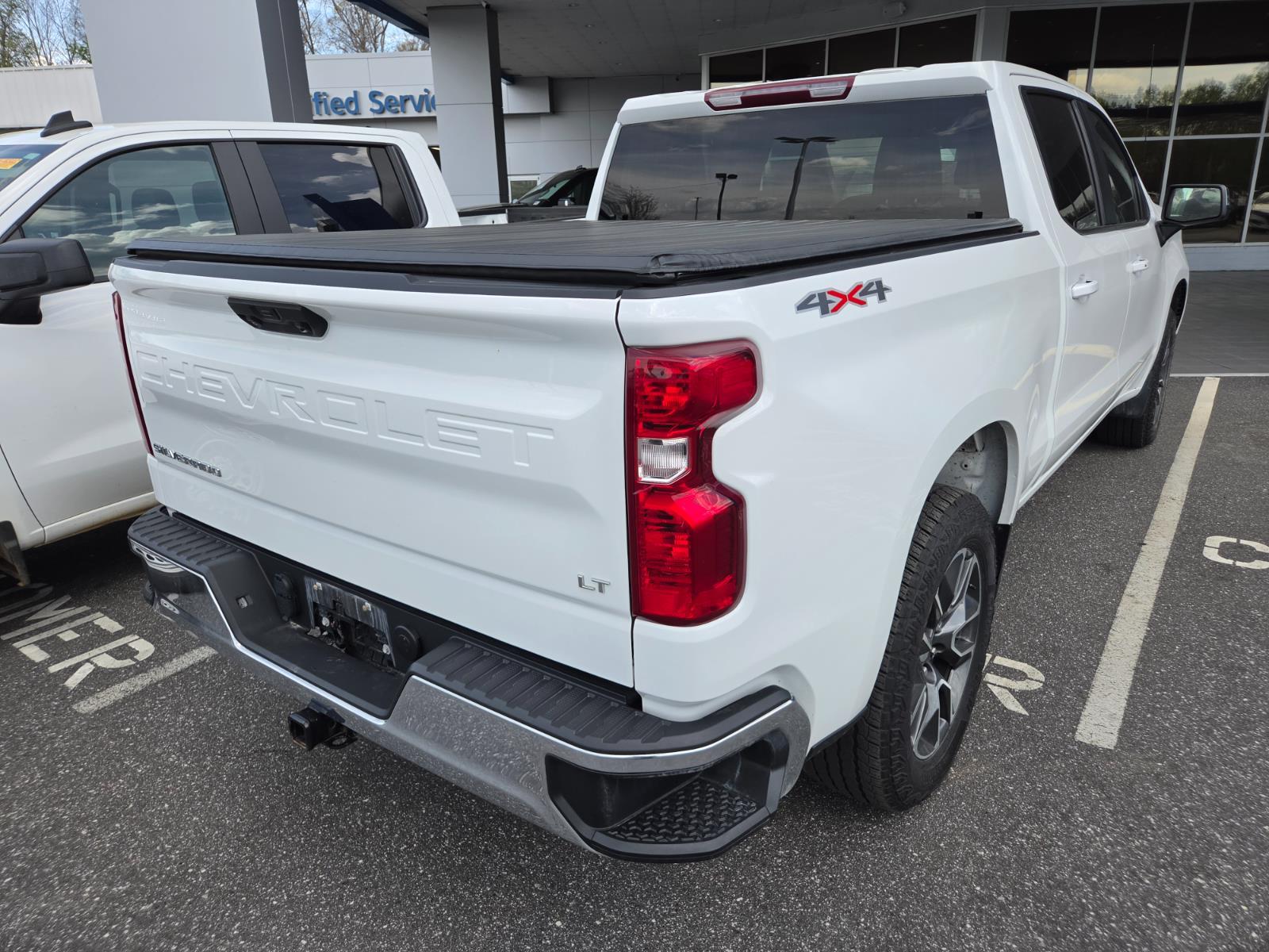 View vehicle photo 7