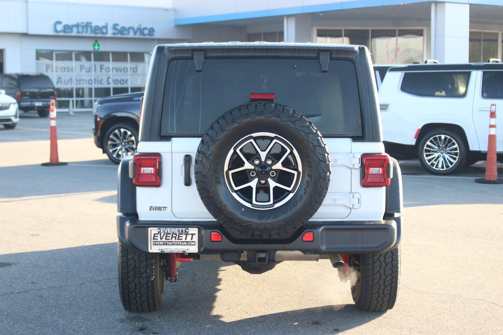 View vehicle photo 6