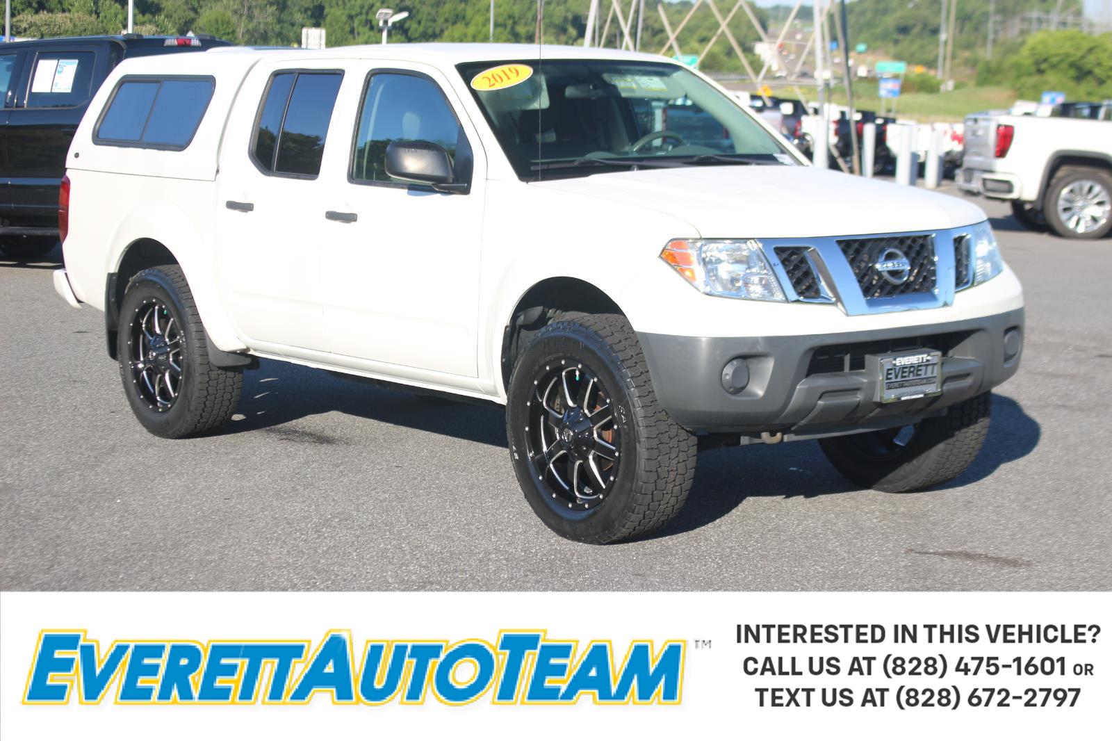 Glacier White 2019 Nissan Frontier S Crew Cab 4WD Pickup Truck Four-Wheel Drive Automatic