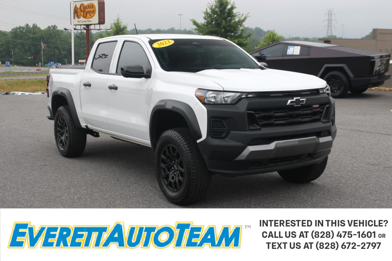 Summit White 2023 Chevrolet Colorado Trail Boss Crew Cab 4WD Pickup Truck Four-Wheel Drive 8-Speed Automatic