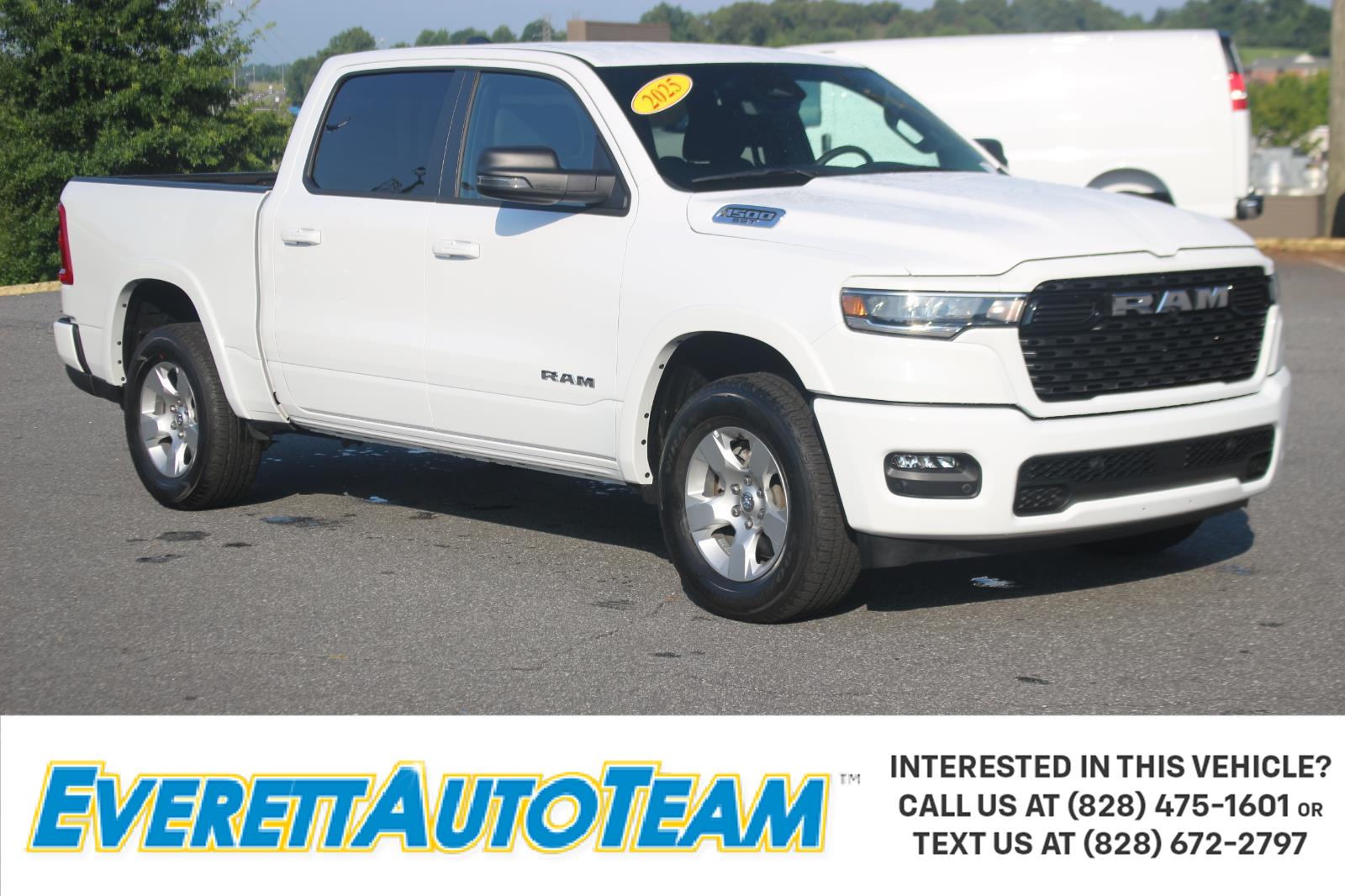 Bright White Clearcoat 2025 RAM 1500 Pickup Truck Four-Wheel Drive 8-Speed Automatic