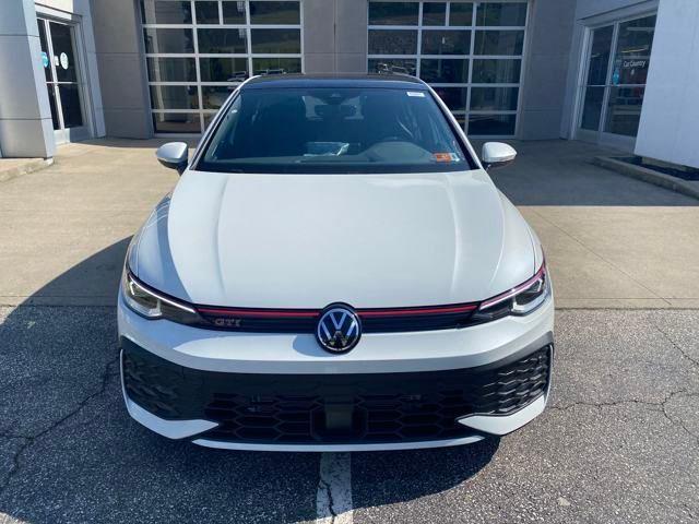 Opal White Pearl 2025 Volkswagen Golf GTI SE FWD Hatchback Front-Wheel Drive 7-Speed Dual Clutch