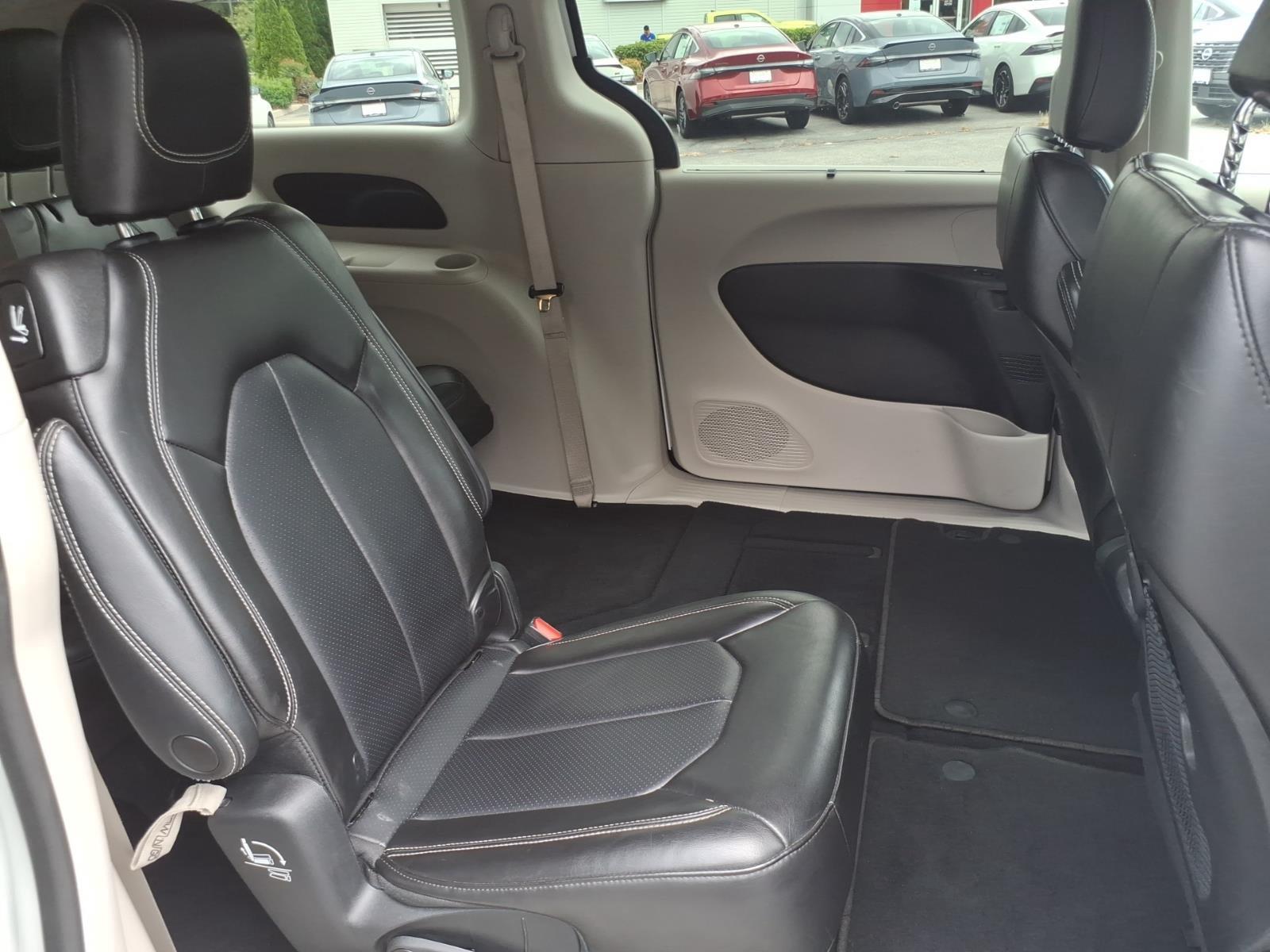 Used 2023 Bright White Clearcoat Chrysler Touring L image 19