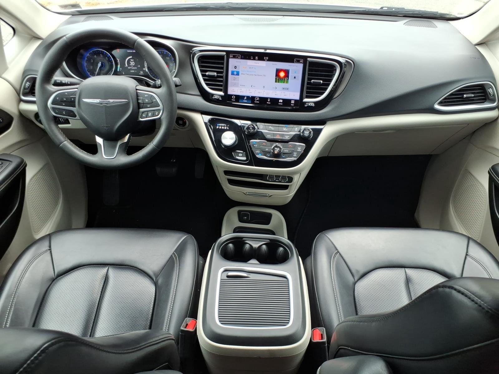 Used 2023 Bright White Clearcoat Chrysler Touring L image 20