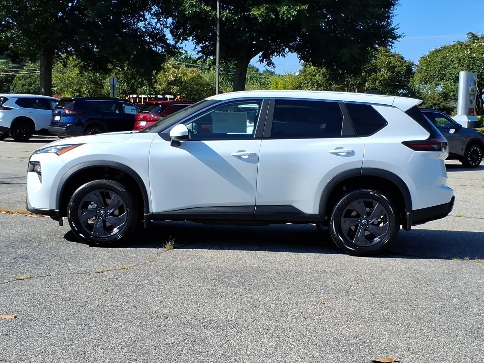 New 2026 Everest White Pearl Tricoat Nissan SV image 3