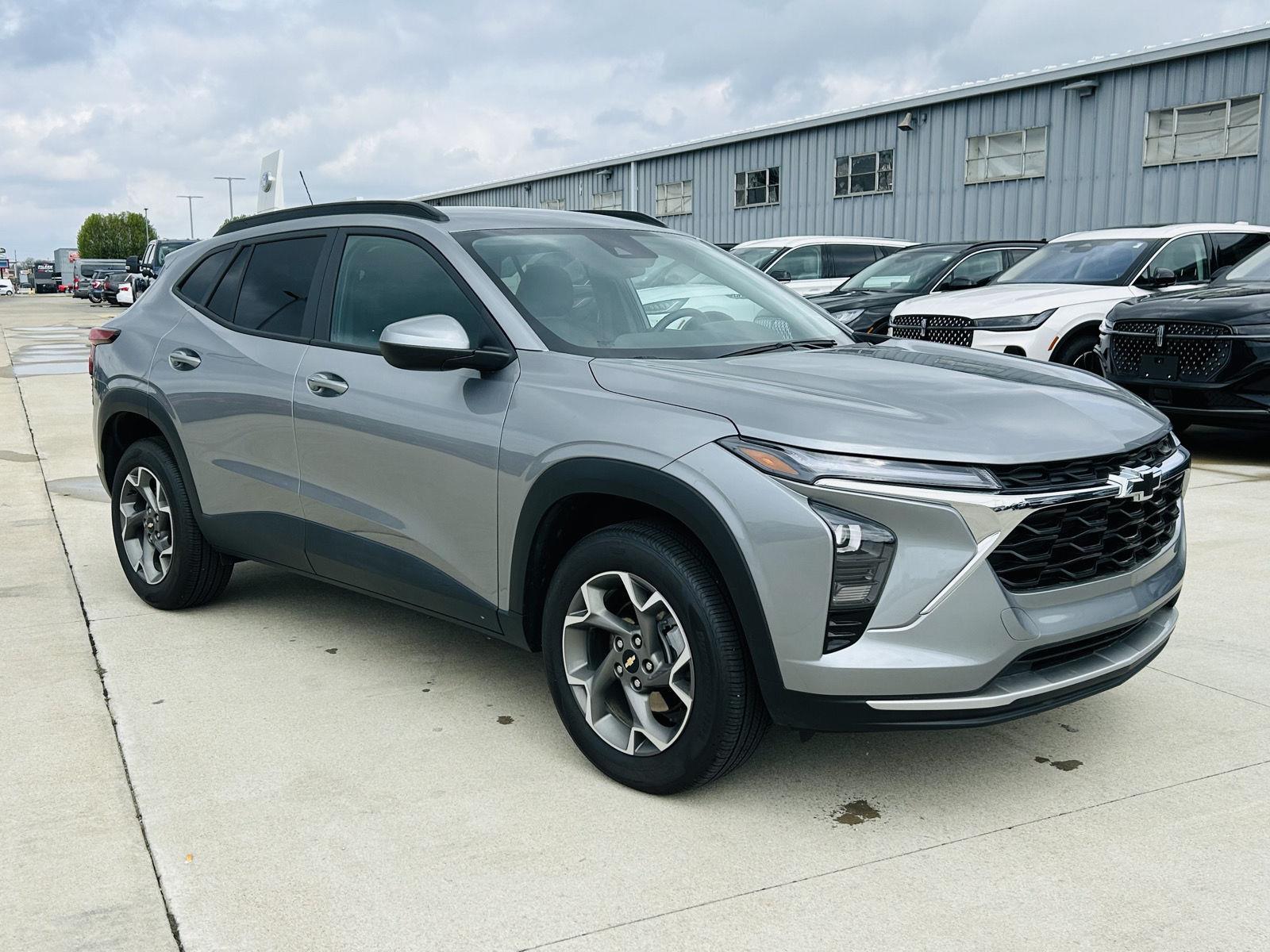 View vehicle photo 2