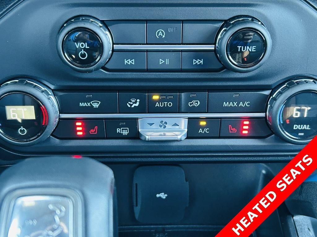 View vehicle photo 4