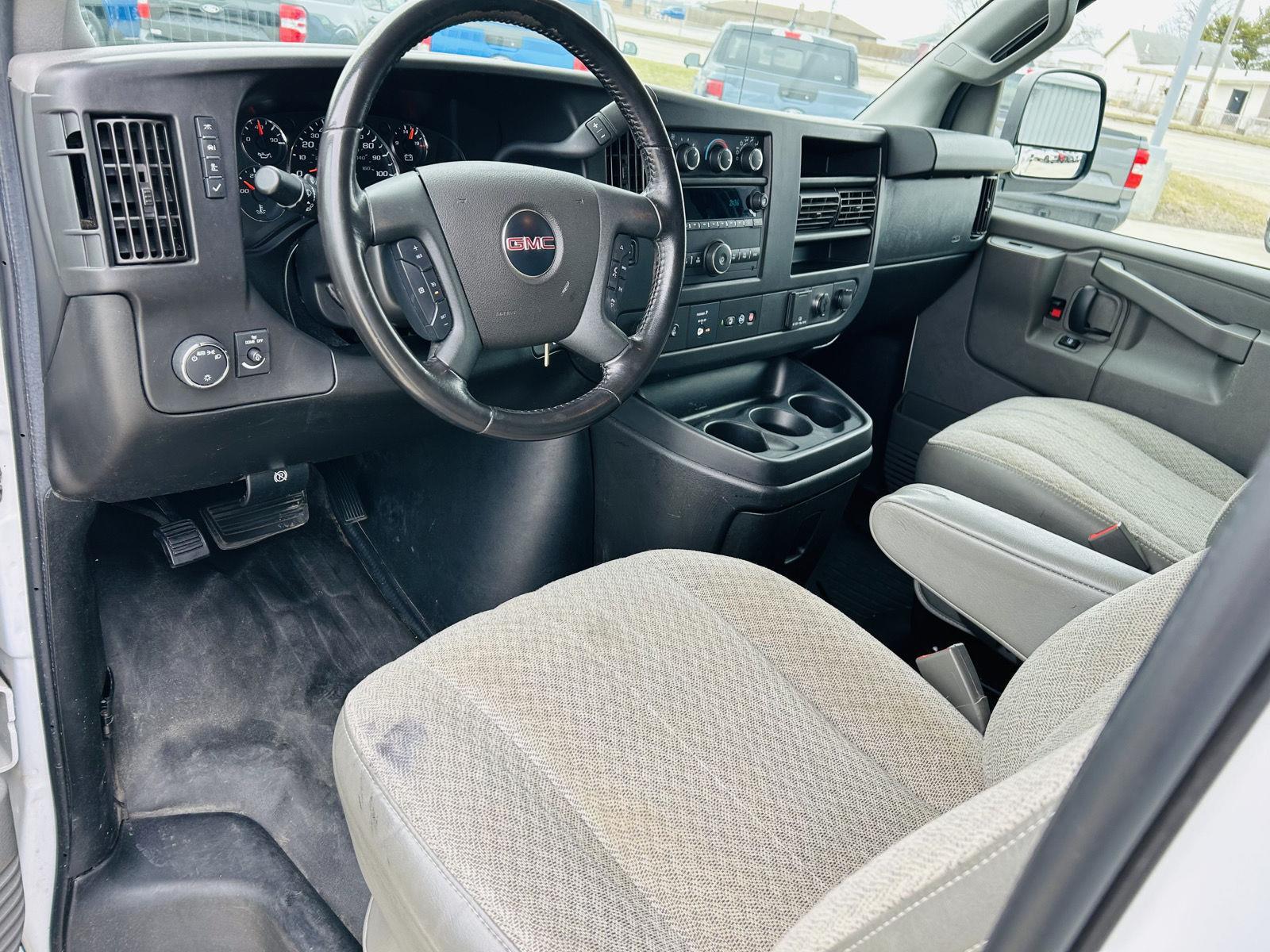 View vehicle photo 7